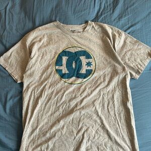Vintage DC Shoes Y2K Spellout Gray T Shirt Size XL Skate